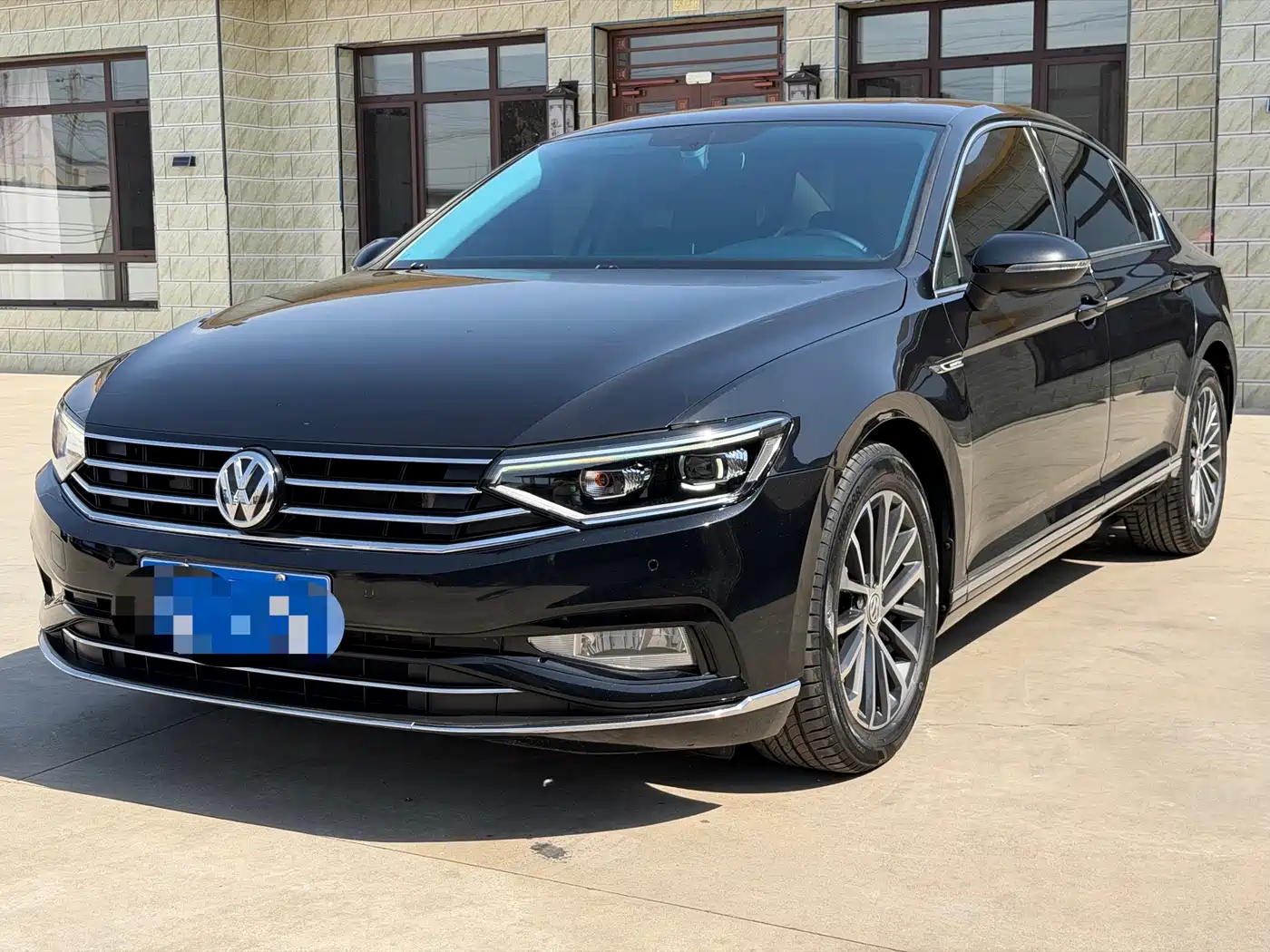 Volkswagen Magotan 2017 330TSI DSG Premium фото 2