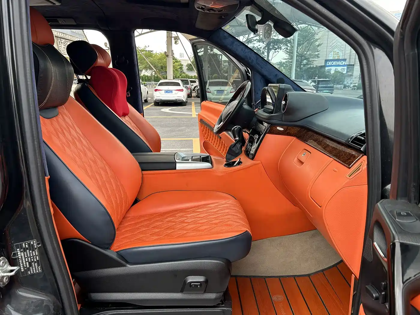 Mercedes-Benz Viano 2013 Model 3.0L Navigation Edition фото 12