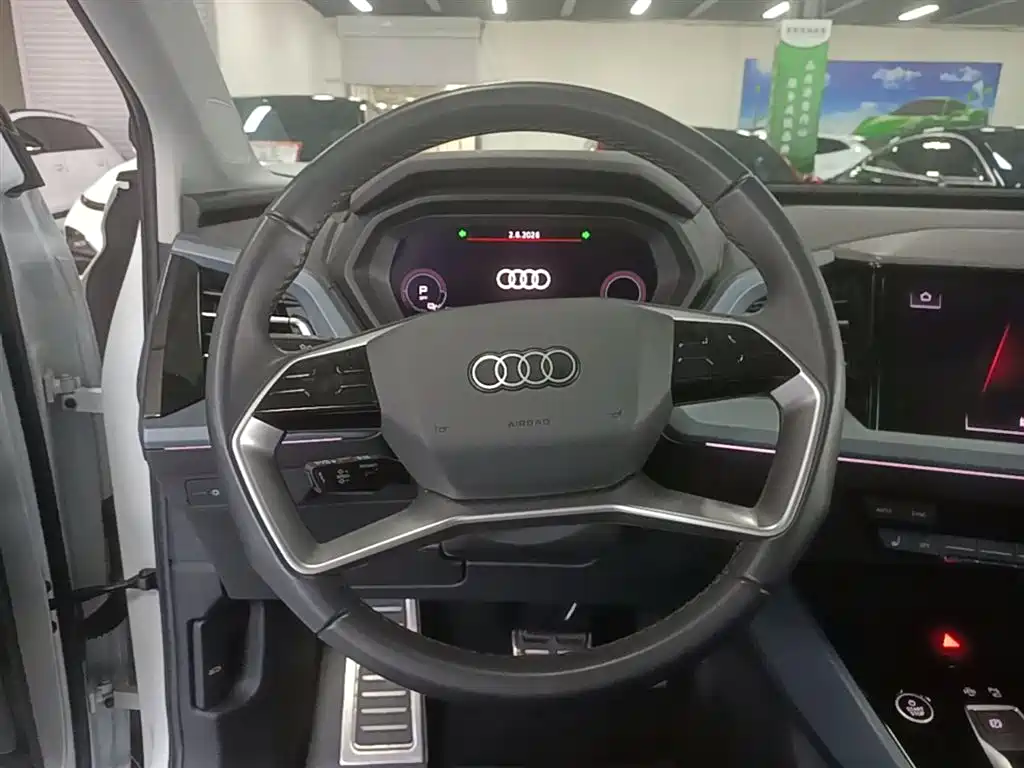 Audi Q5 e-tron 2023 40 e-tron Starlight Edition Brocade Package фото 11