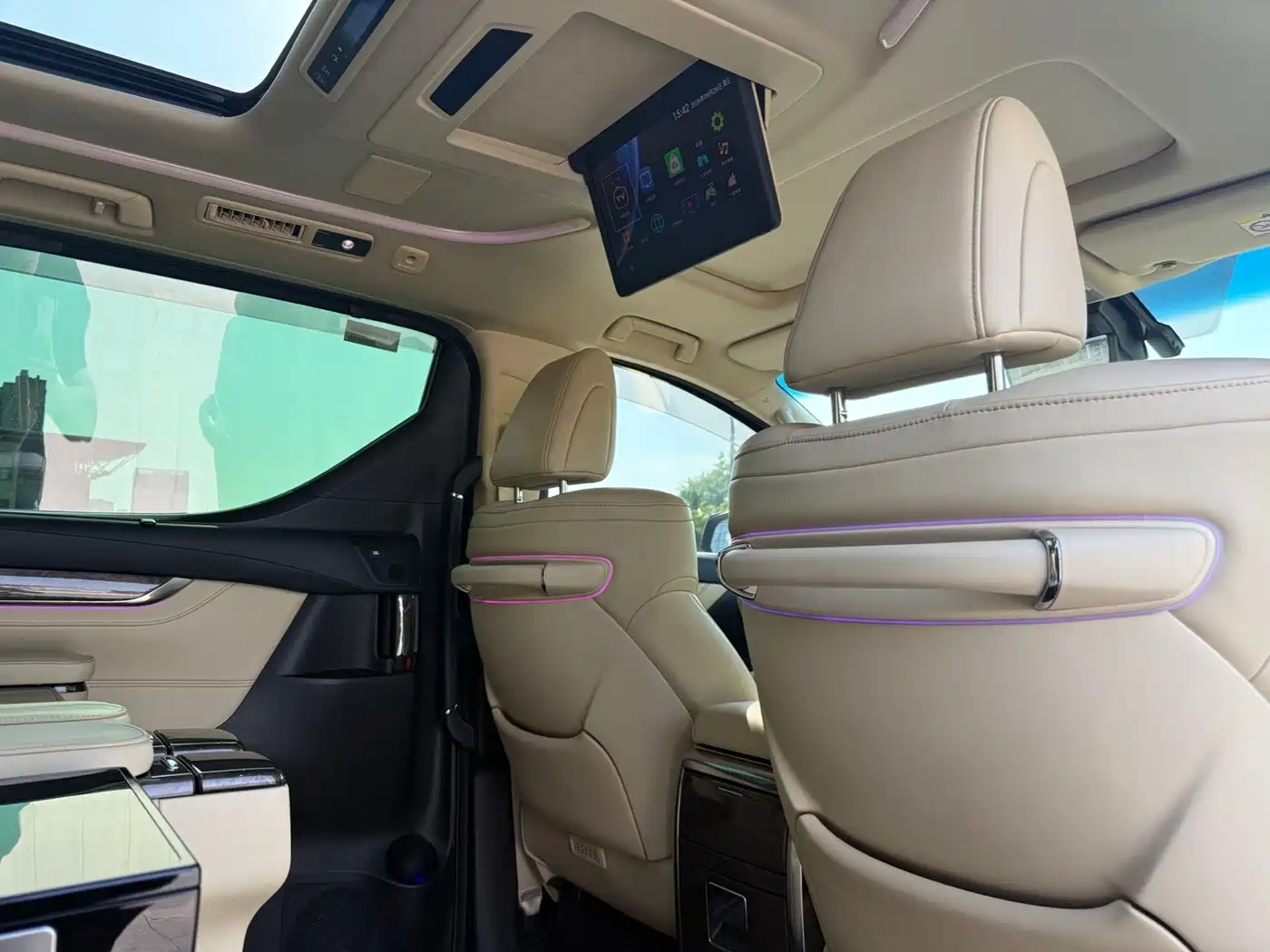 Toyota Vellfire 2021 Crown Hybrid 2.5L HV Premium Edition фото 9