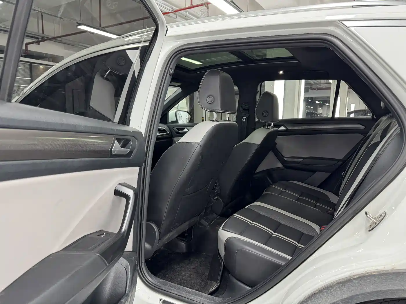 Volkswagen T-ROC 2023 2023 300TSI DSG 2WD Dawn Edition