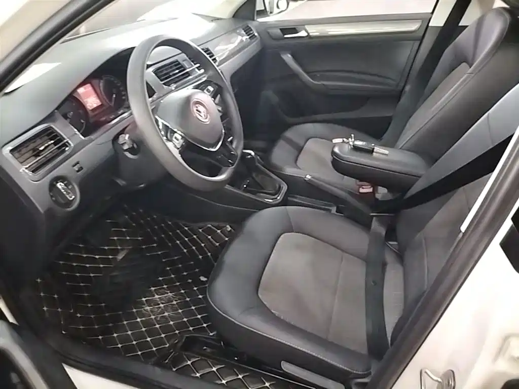 Volkswagen Santana 2018 1.5L Automatic Comfort Edition фото 15