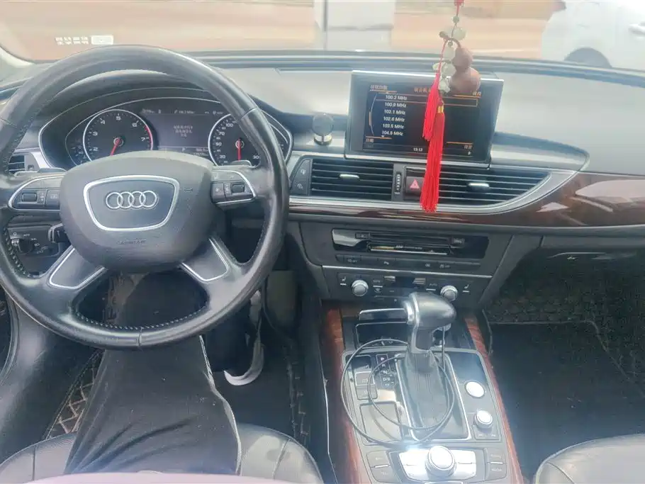 Audi A6L 2014 30 FSI Comfort фото 12