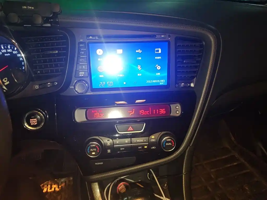 Kia K5 2015 2.0L Automatic LUX фото 9