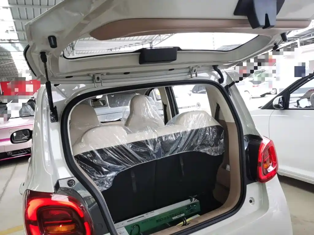 Wuling Motors Hongguang MINIEV 2026 2025 4-Door Advanced