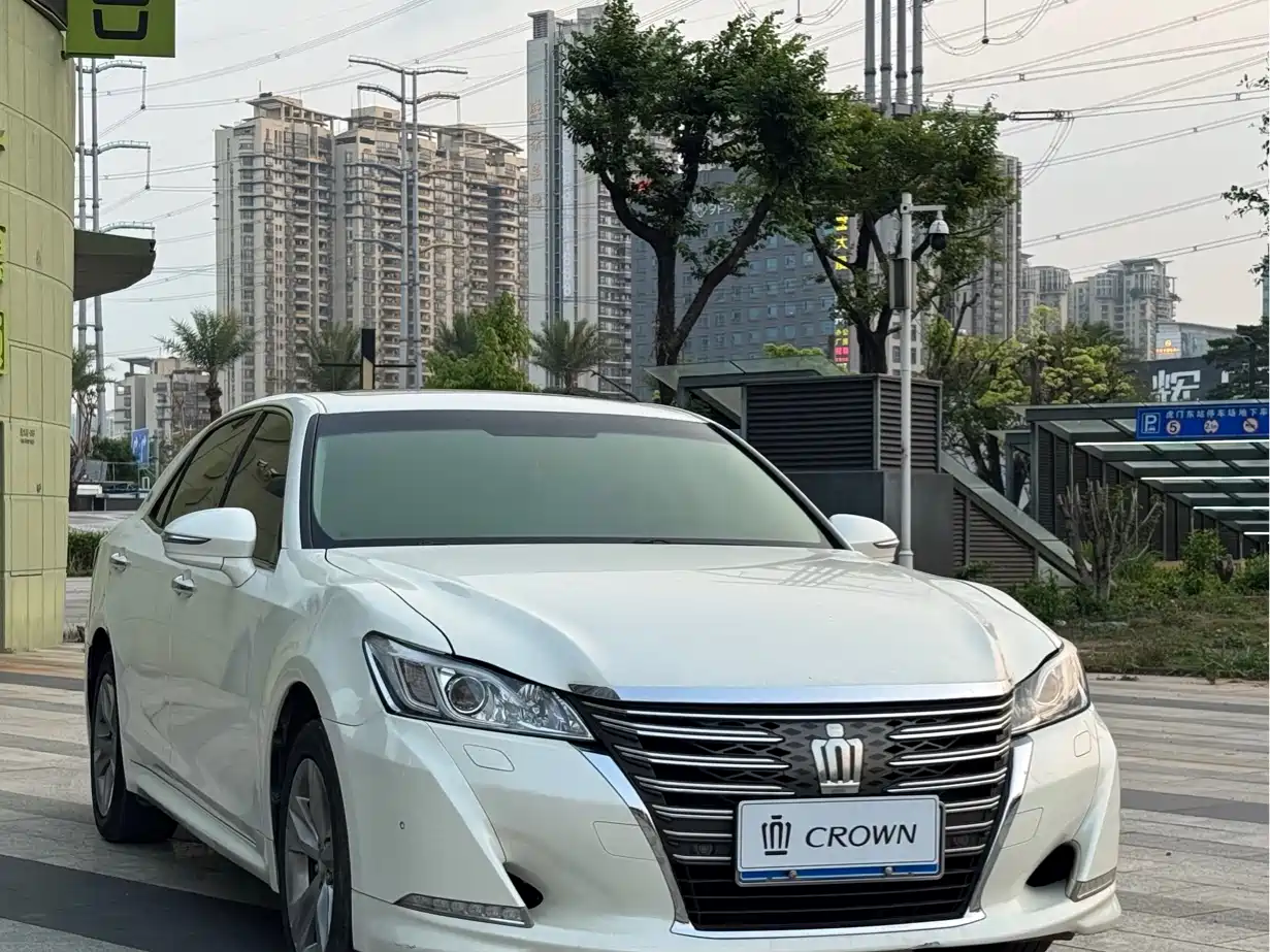Toyota Crown 2015 2.5L Smart Edition фото 3