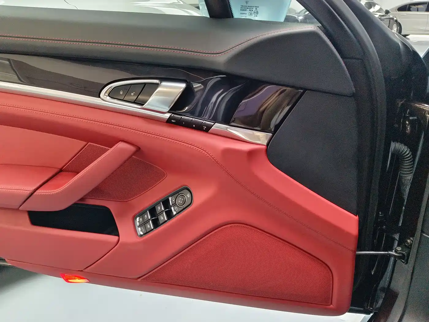 Porsche Panamera 2014 Panamera 3.0T фото 9