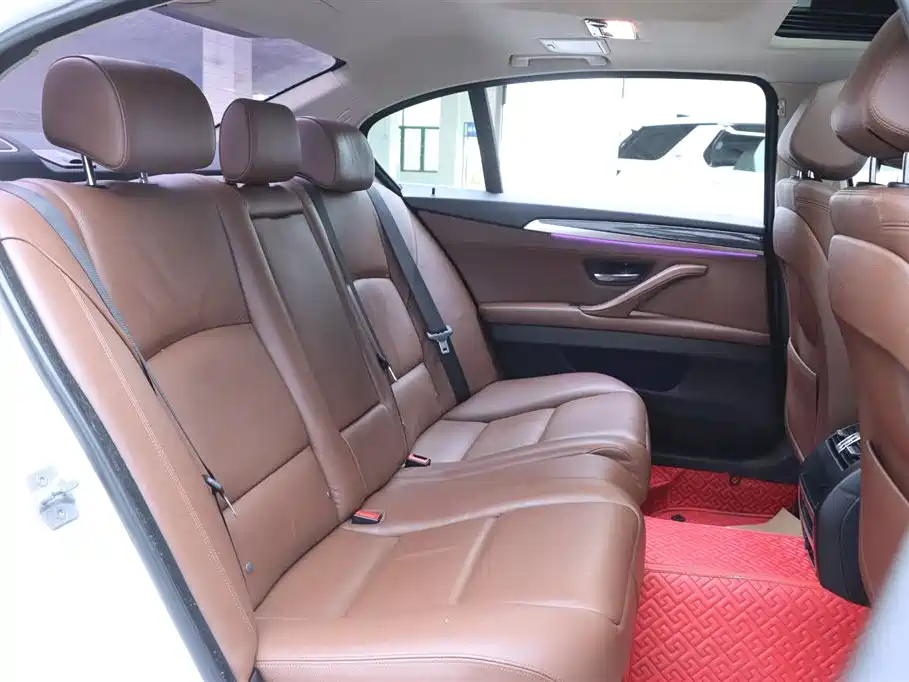 BMW 5 Series 2014 520Li Elegance фото 17