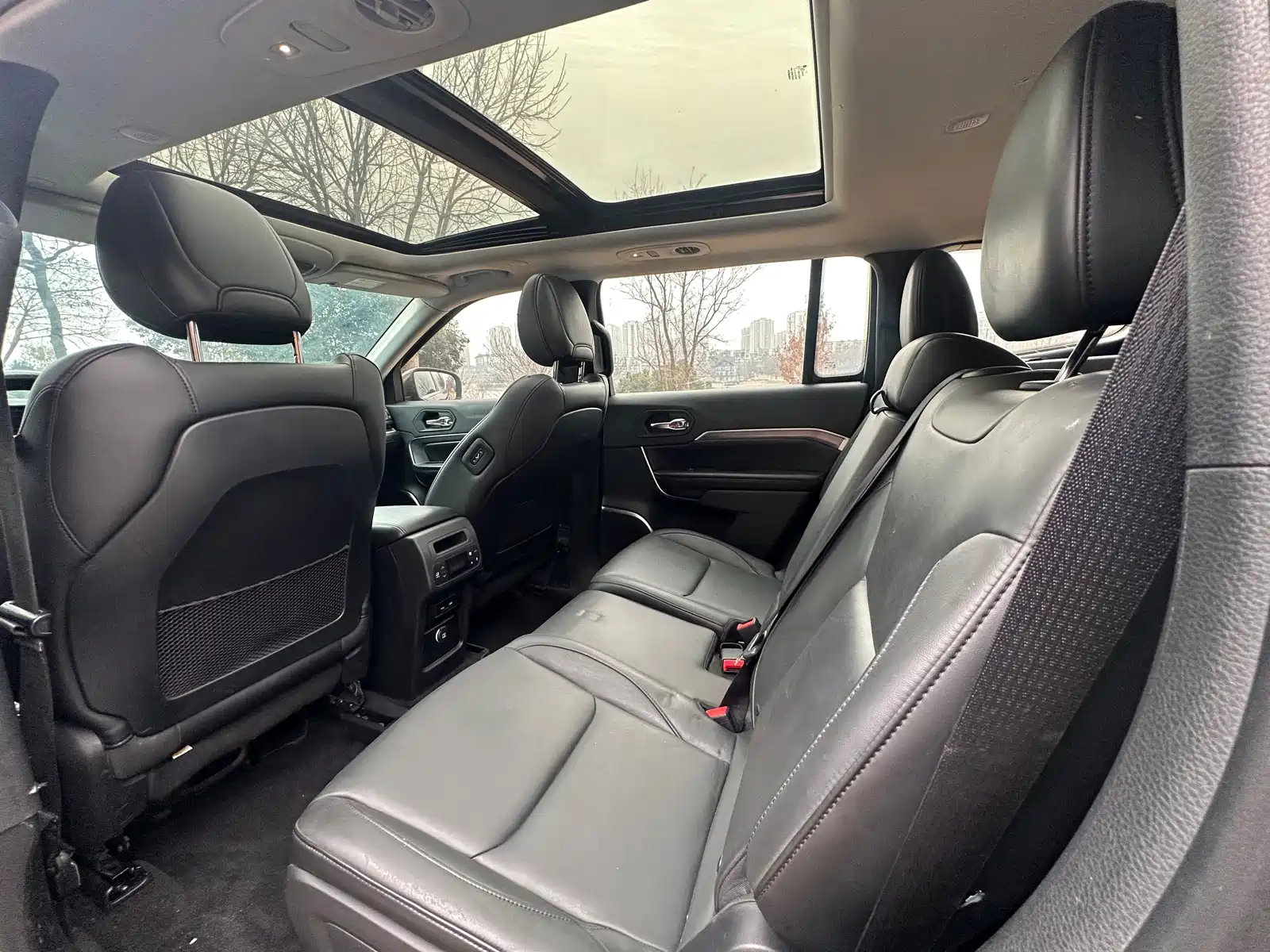 صورة 6 - Jeep Grand Commander