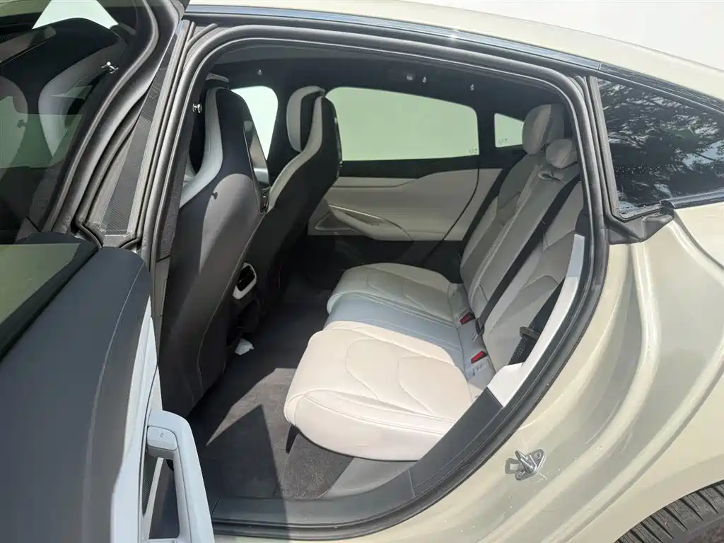 Xiaomi Auto Xiaomi SU7 2024 AWD Extended Range Advanced Smart Driving Max Edition фото 15