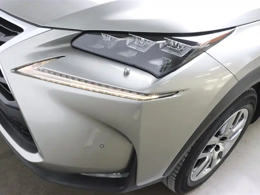 Lexus NX 2015 300h AWD F SPORT фото 33