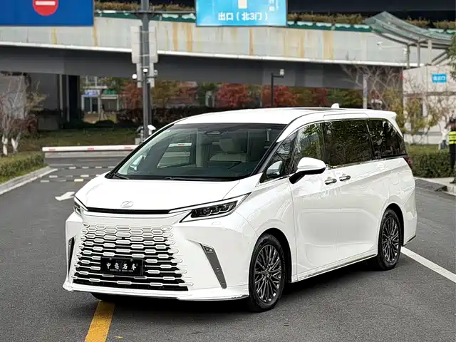 Lexus LM 350h, 7 мест, Элегант