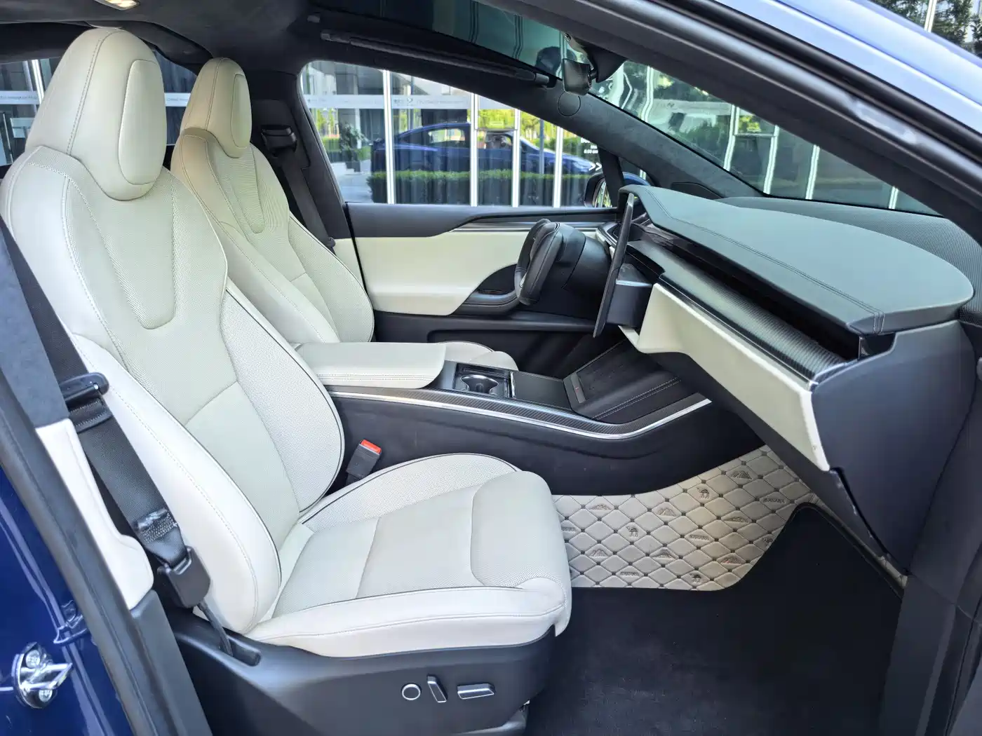 Tesla Model X 2023 Tri-motor AWD Plaid фото 39