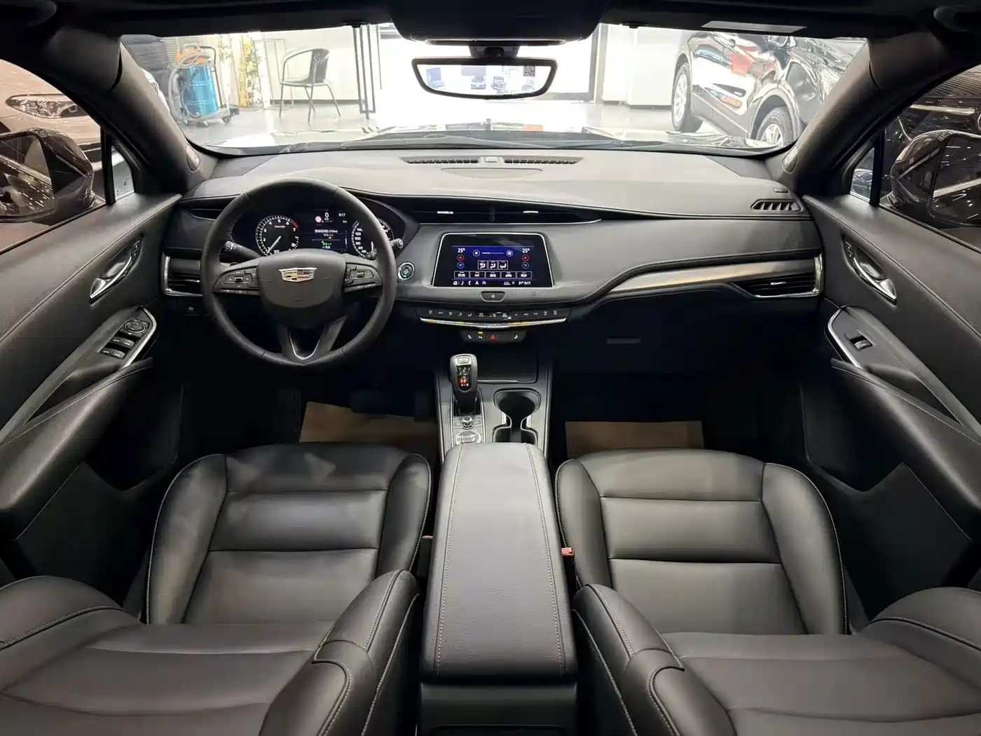 Cadillac XT4 2019 2018 28T FWD Leading Edition