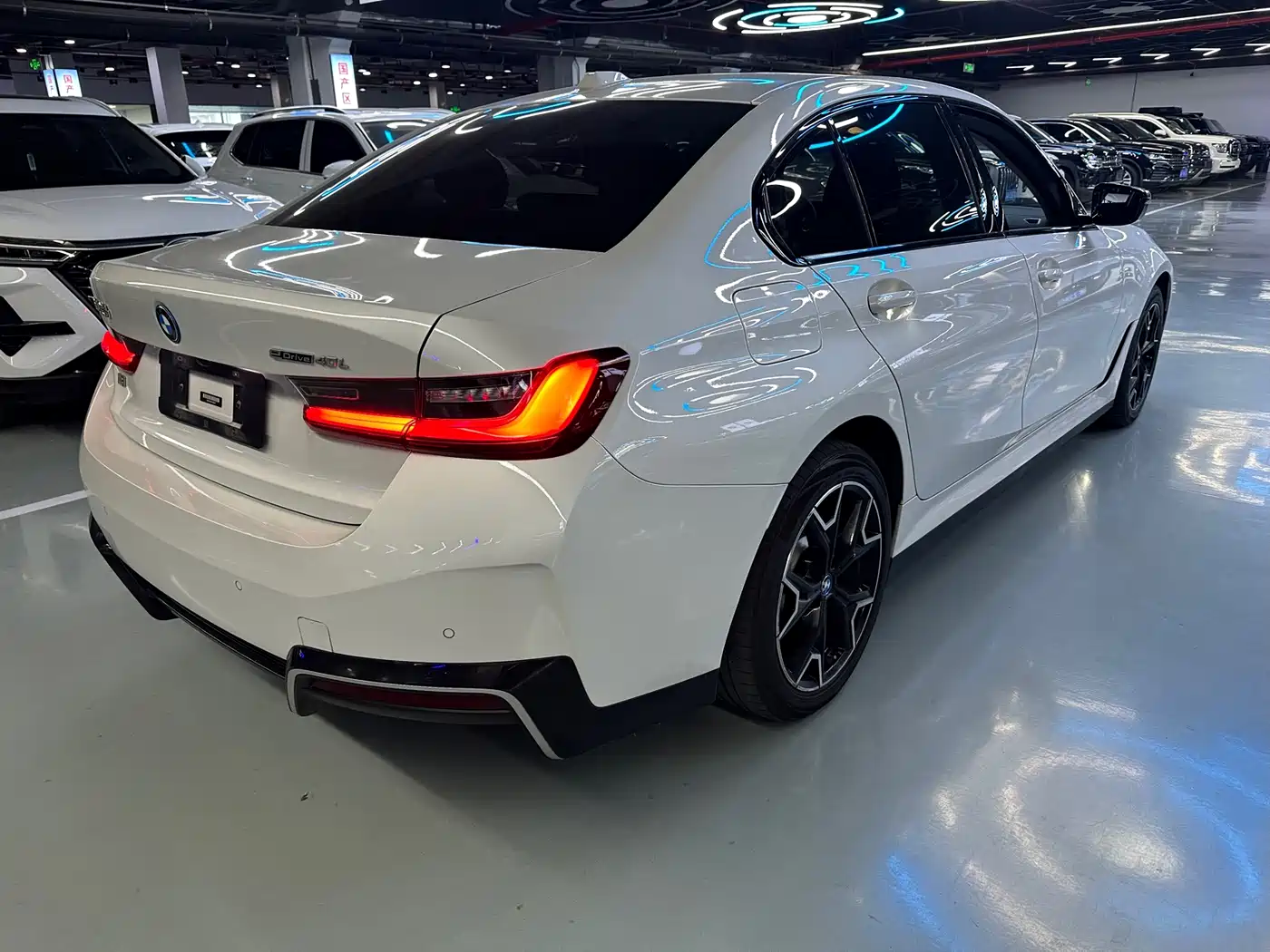 BMW i3 2023 eDrive 40 L Shadow Night Sport Package фото 14