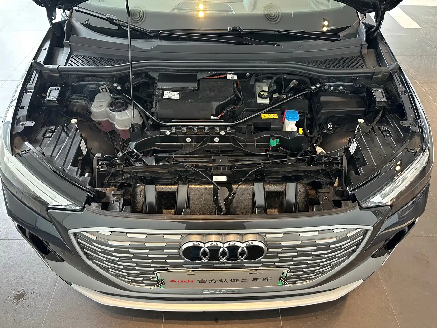 AUDI Q4 E TRON