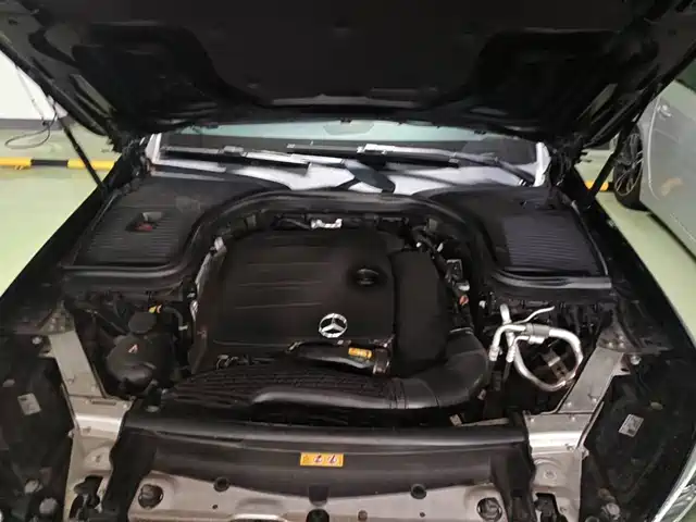 Mercedes-Benz GLC 2020 Facelift GLC 260 L 4MATIC Dynamic — фото 3