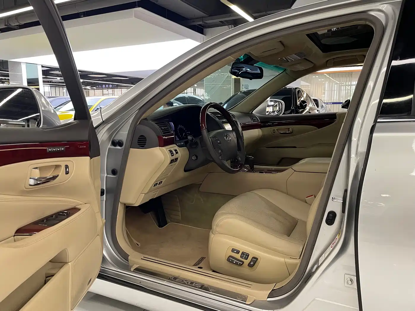 Lexus LS 2006 460L фото 6