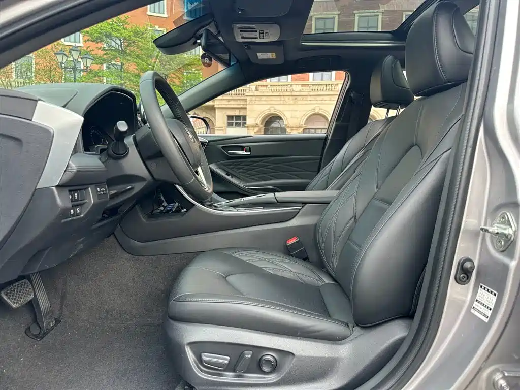 Toyota Avalon 2019 Hybrid 2.5L XLE Premium Edition China VI фото 5