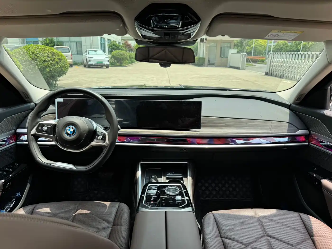 BMW i7 2023 eDrive50L Leading Luxury Package фото 4