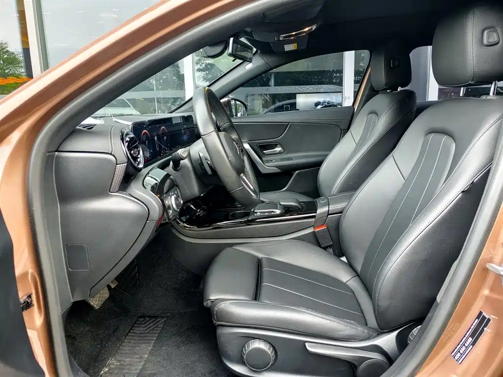 Mercedes-Benz A-Class 2020 Facelift A 200 L Sport Sedan Dynamic фото 10