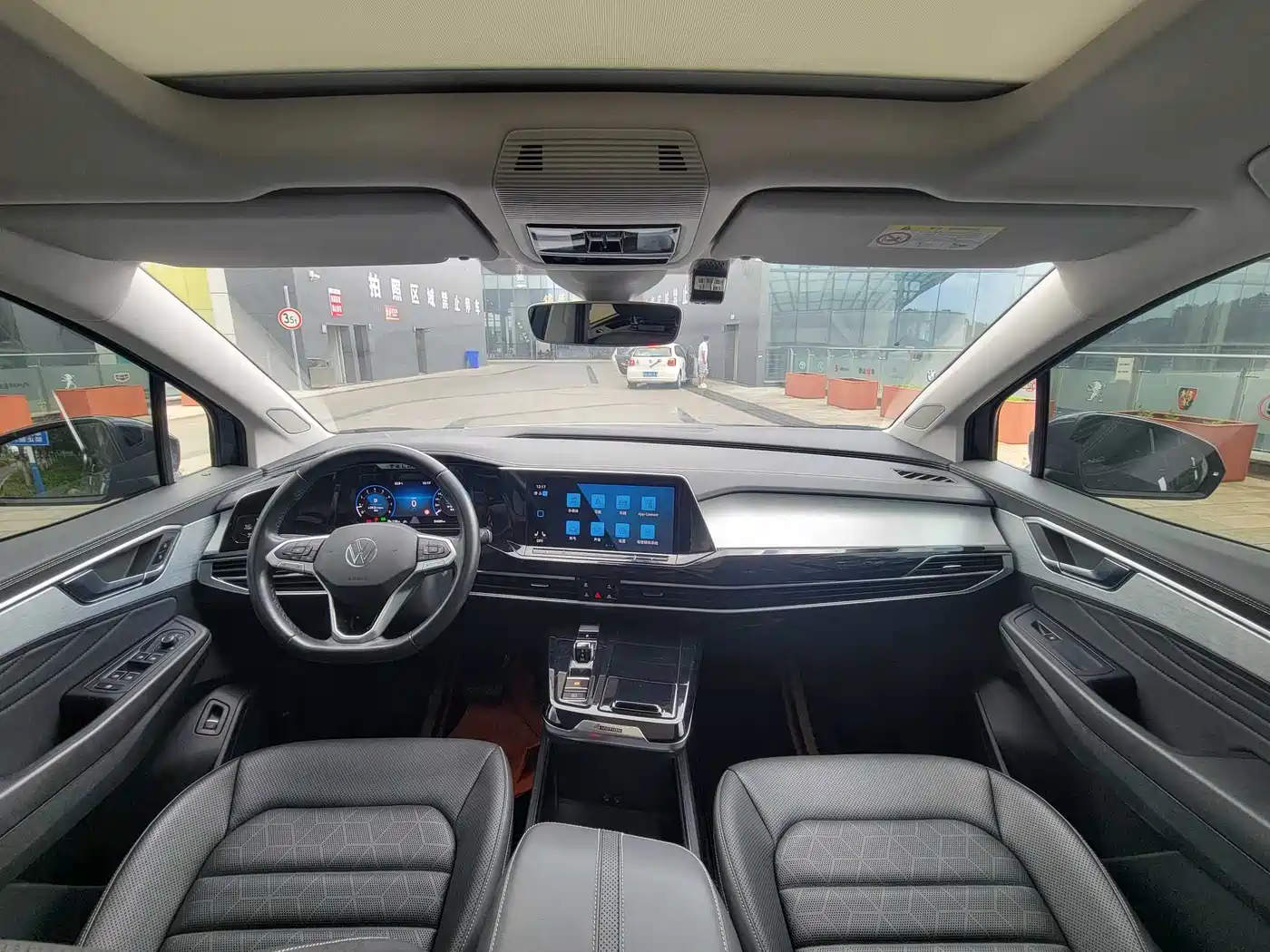 Volkswagen Talagon 2022 380TSI 4WD Luxury Premium Pro Edition 6-seater фото 5