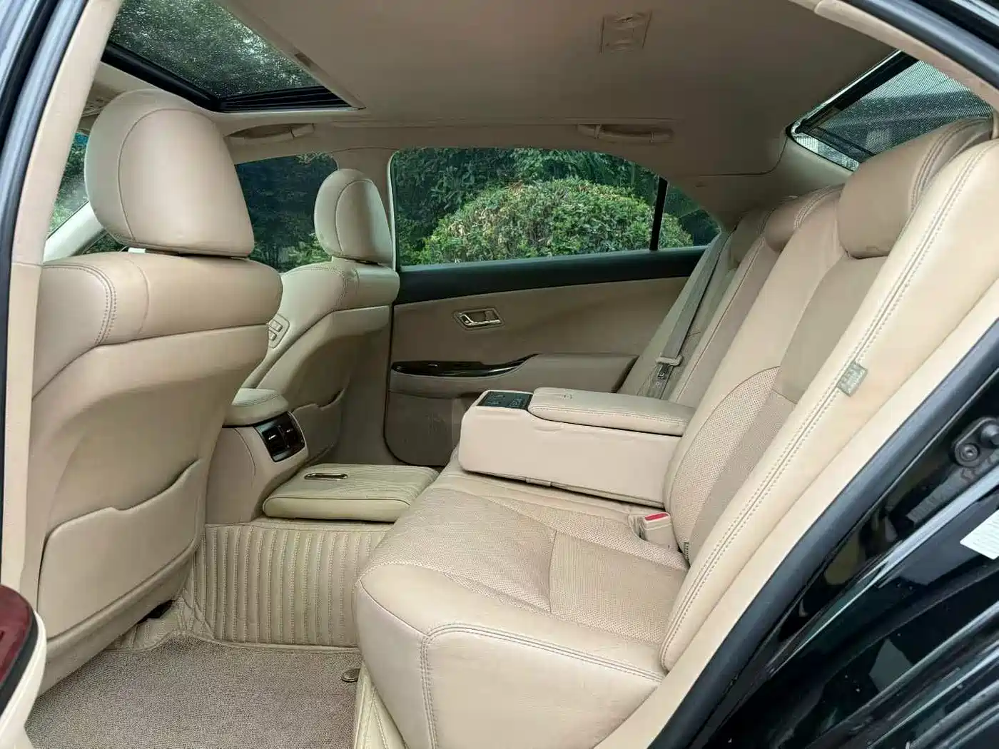 Toyota Crown 2011 2.5L Royal Leather Sunroof Special Edition фото 7