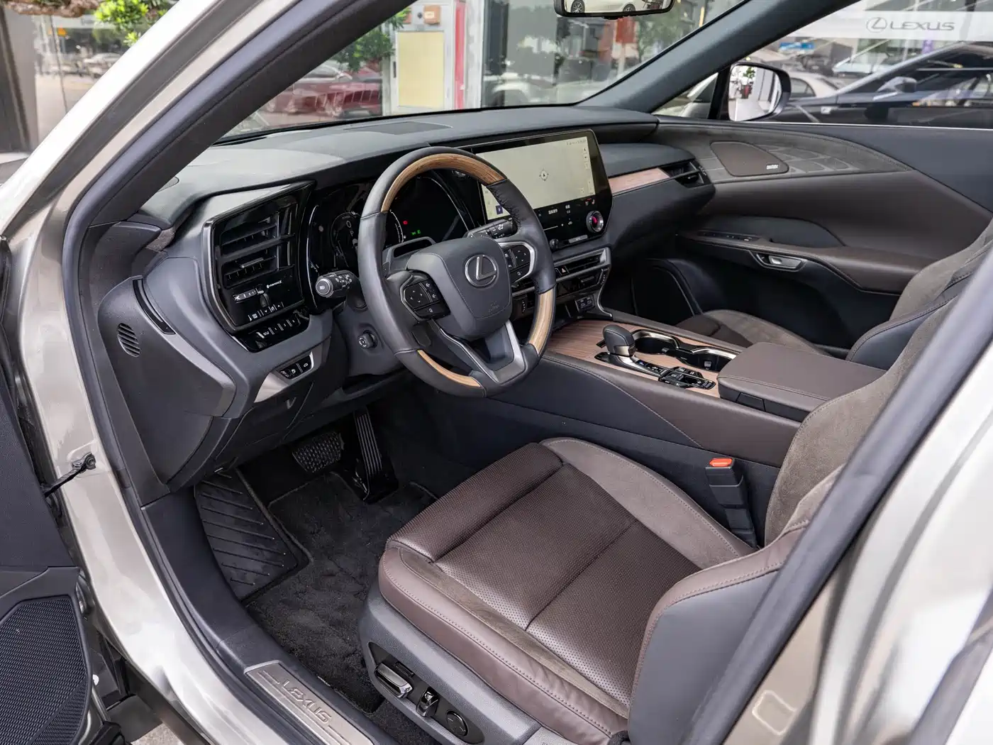 Lexus RX New Energy 2023 450h+ 4WD Enjoyment фото 9