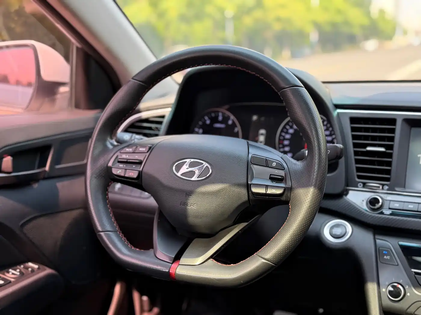 Hyundai Elantra 2016 1.4T DCT Dynamic·Elite Edition фото 11