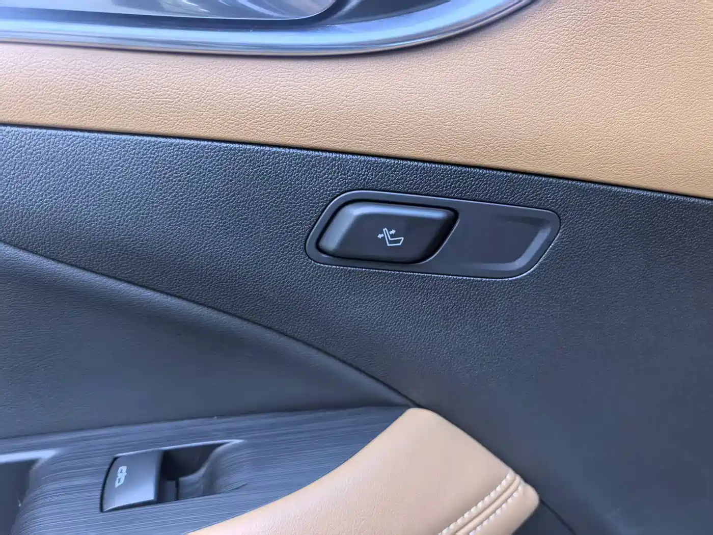 Buick LaCrosse 2018 Model 28T Luxury Edition фото 8
