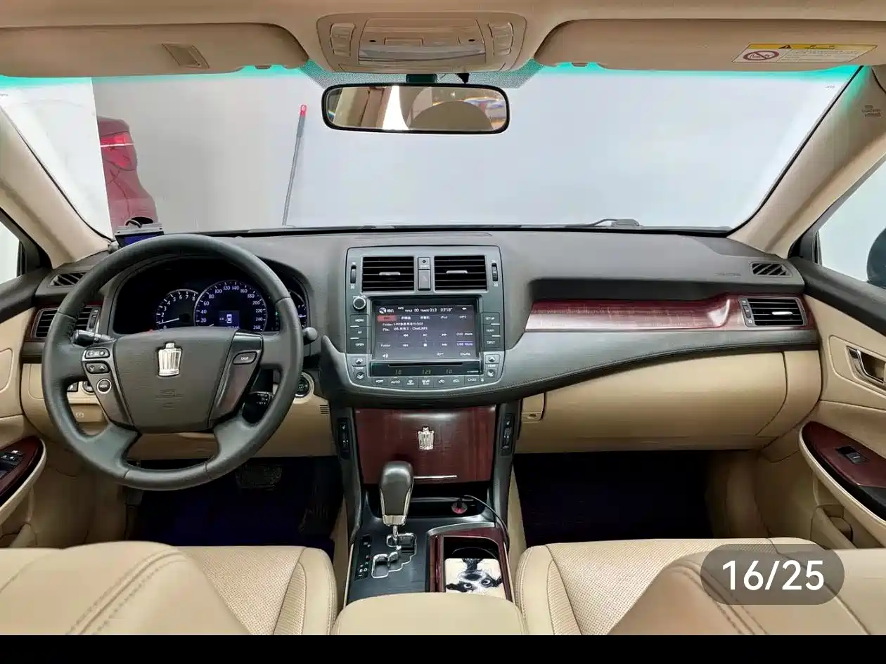 Toyota Crown 2011 2.5L Royal Leather Sunroof Special Edition фото 6