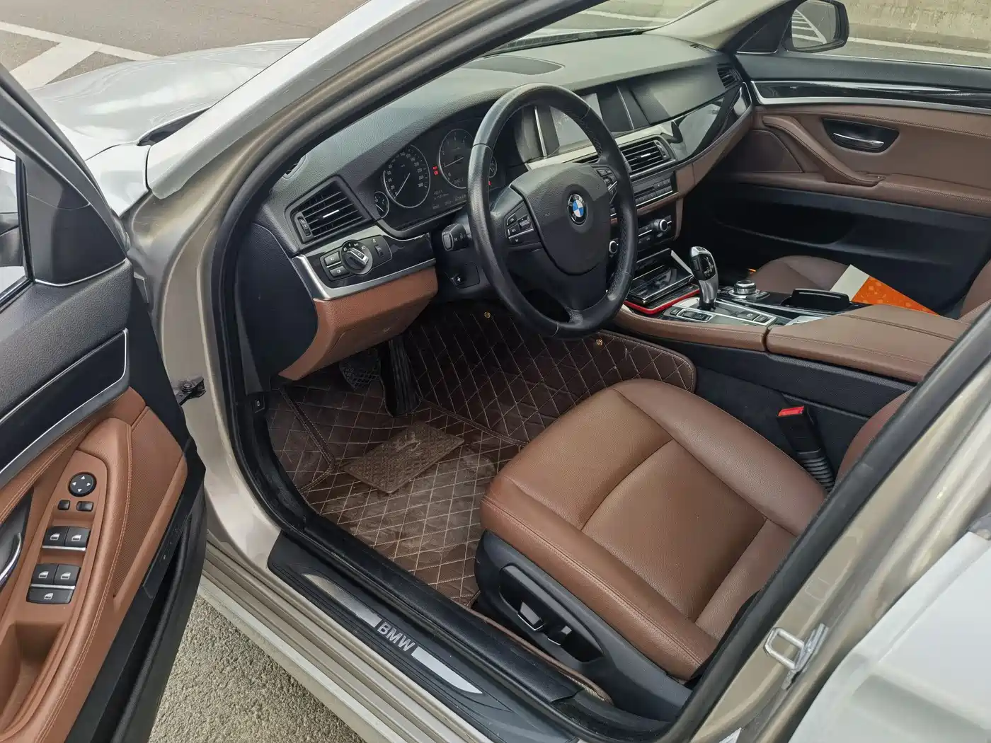 BMW 5 Series 2014 520Li Elegance фото 7
