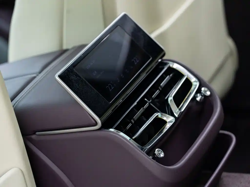 Фото 14 - Bentley Flying Spur