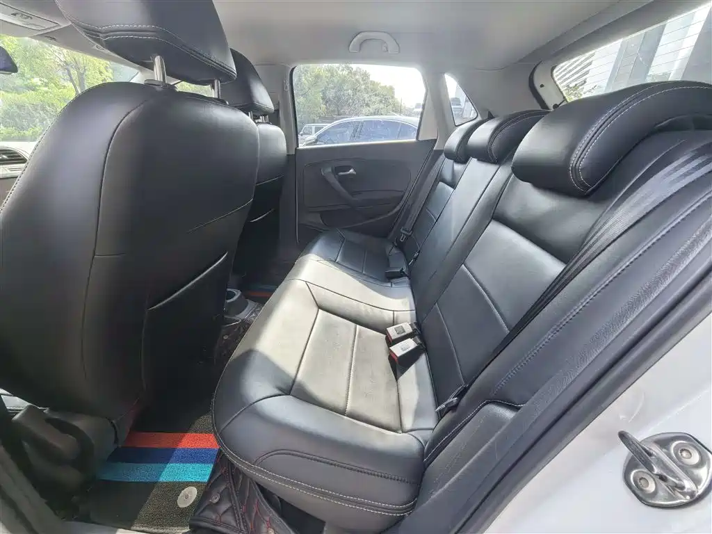 Volkswagen Polo 2018 1.5L Auto Safe Drive фото 6