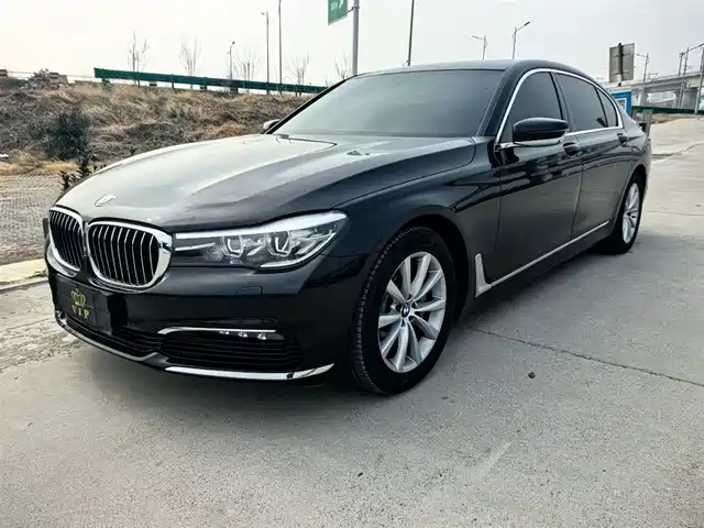 BMW 7 SERIES