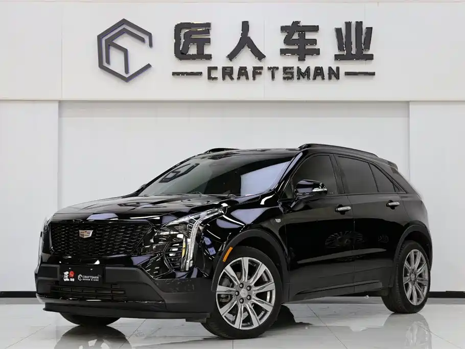 CADILLAC XT4