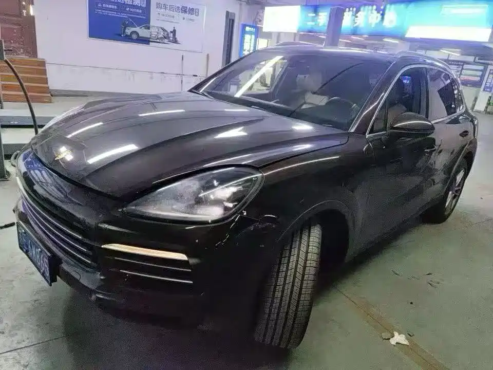 Фото 1 - Porsche Cayenne