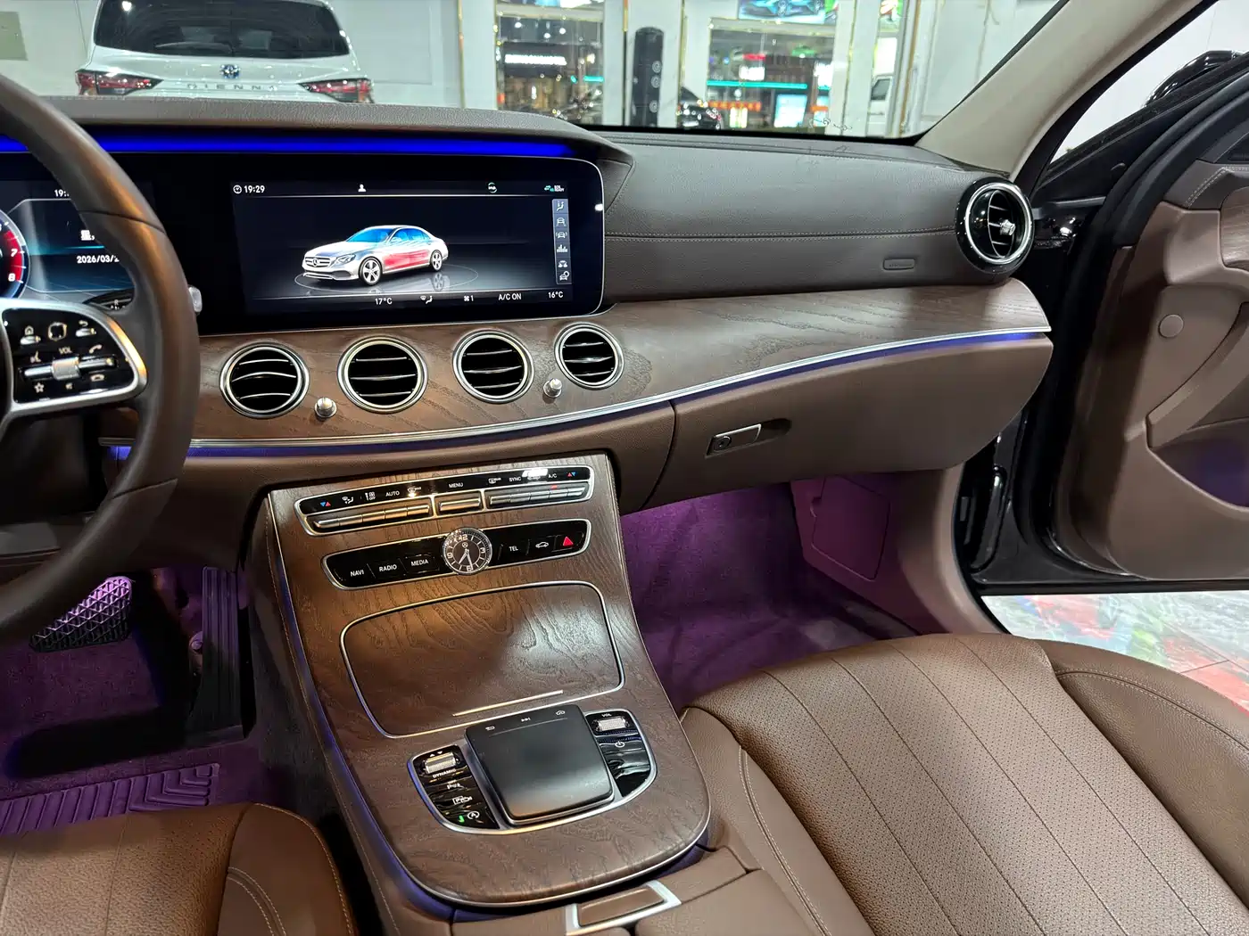 Mercedes-Benz E-Class 2019 E 300 L Fashion фото 12