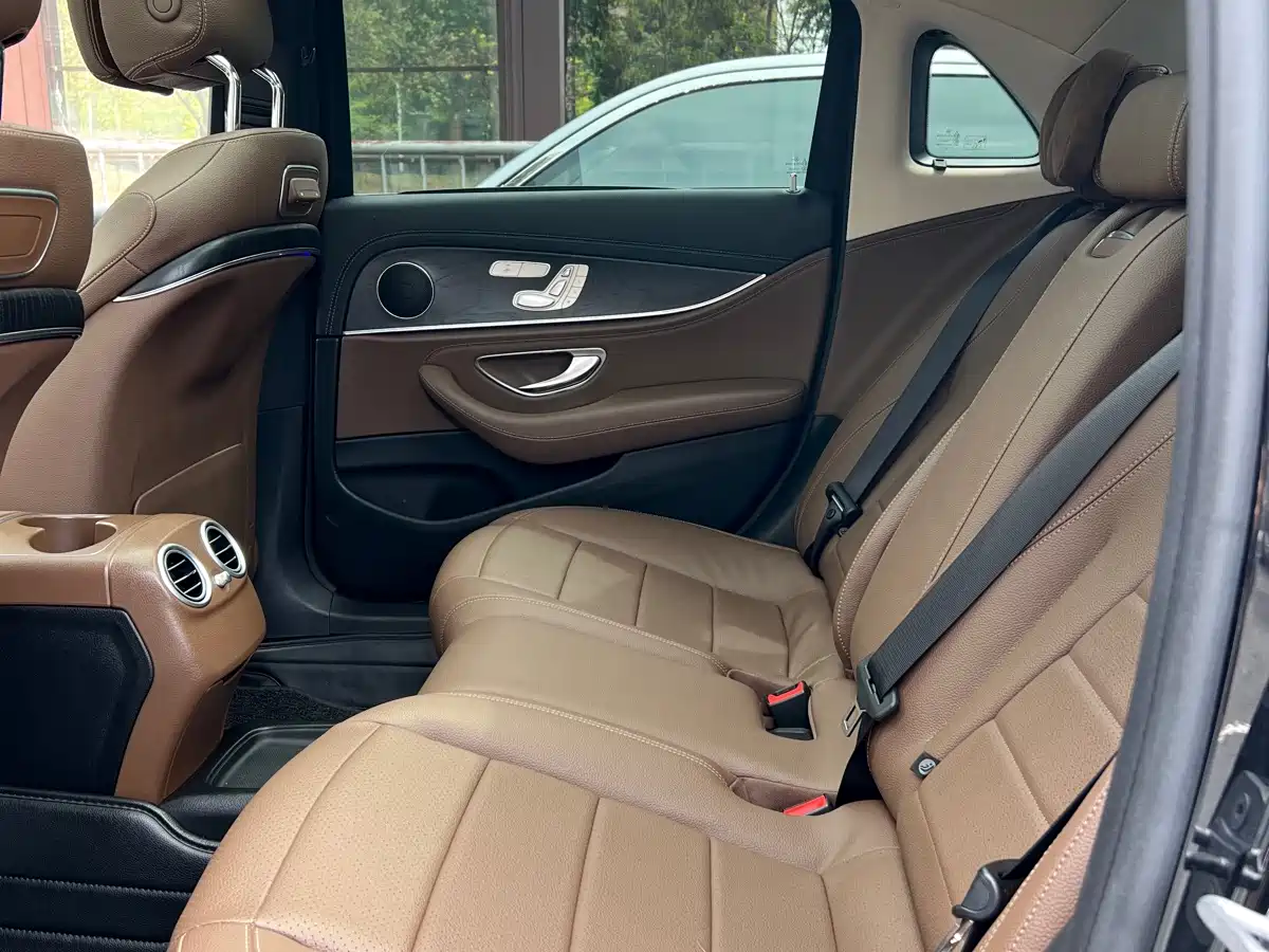 Mercedes-Benz E-Class 2019 E 300 L Sport Fashion фото 11