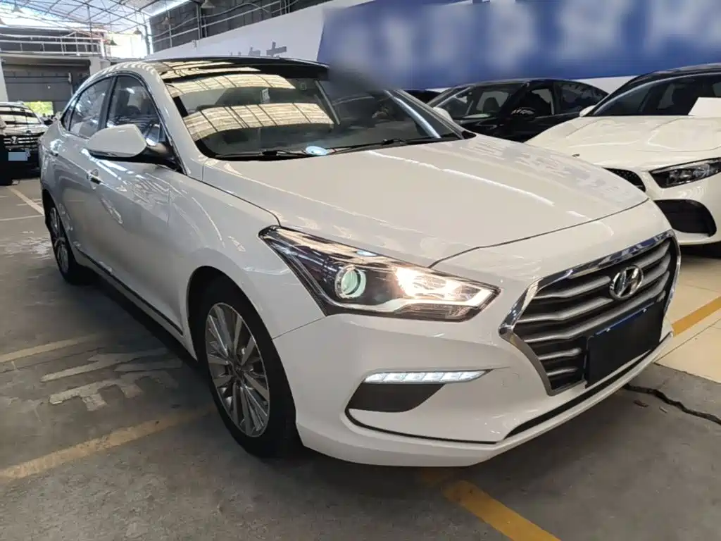 صورة 4 - Hyundai Mistra