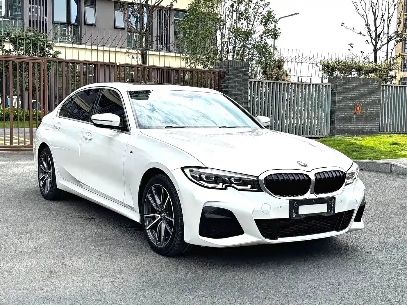 BMW 3 Series 2020 325Li M Sport Package фото 3