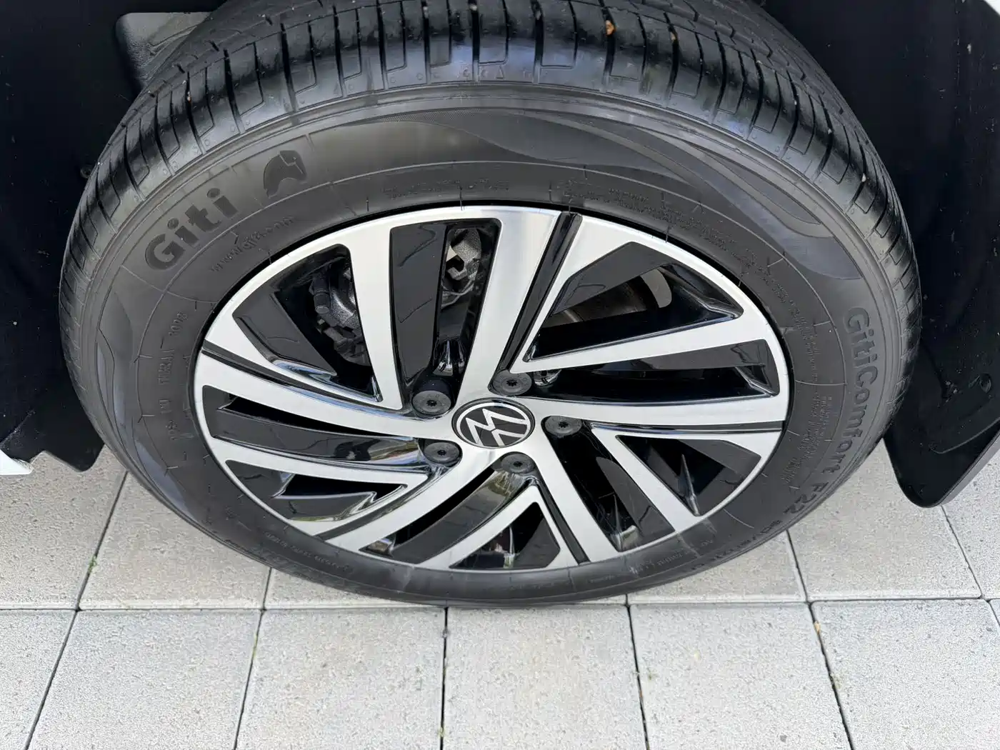 Volkswagen Lavida 2023 Facelift 1.5L Automatic 5 Million Edition фото 6