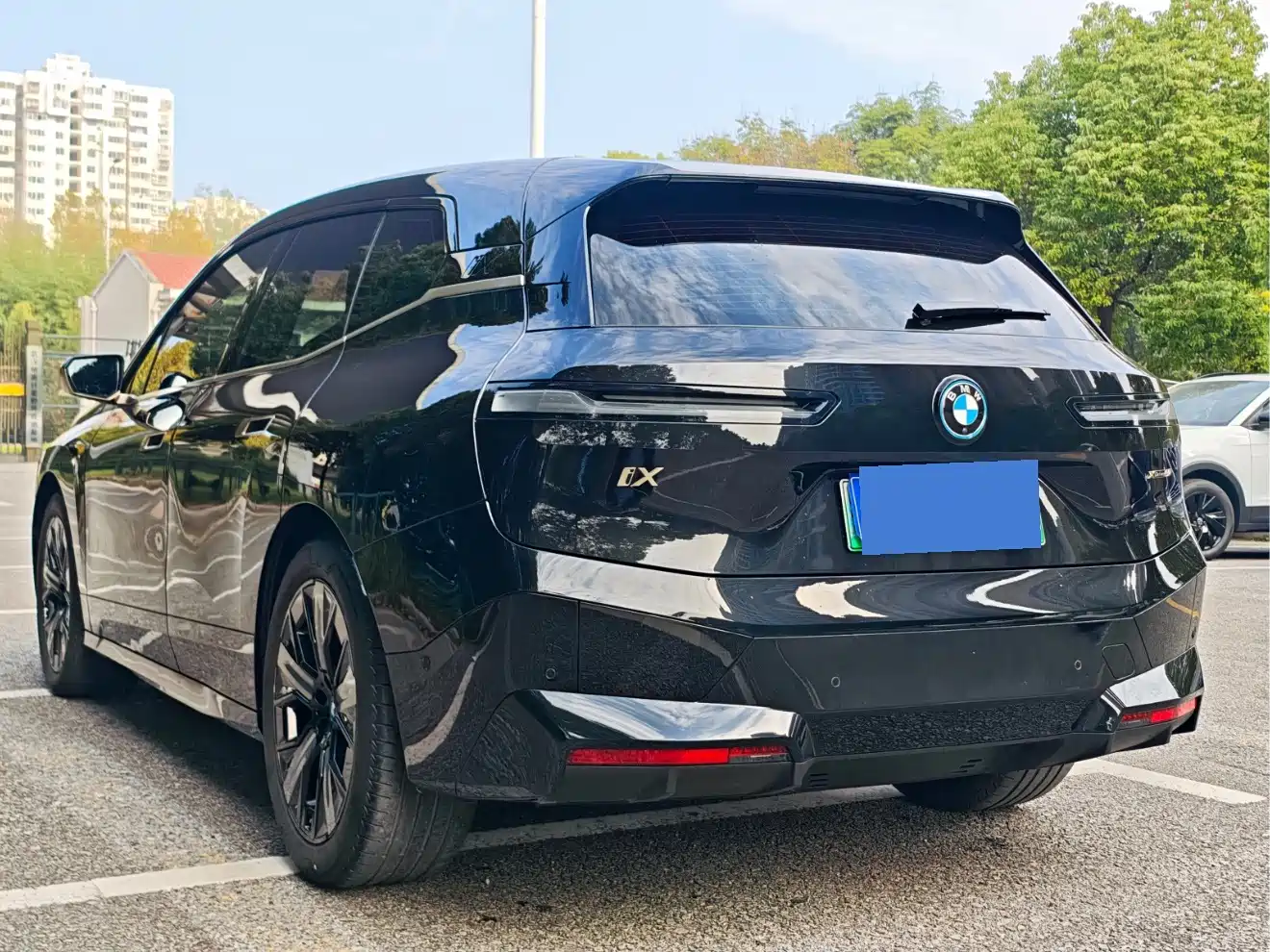 BMW iX 2022 xDrive40 фото 9