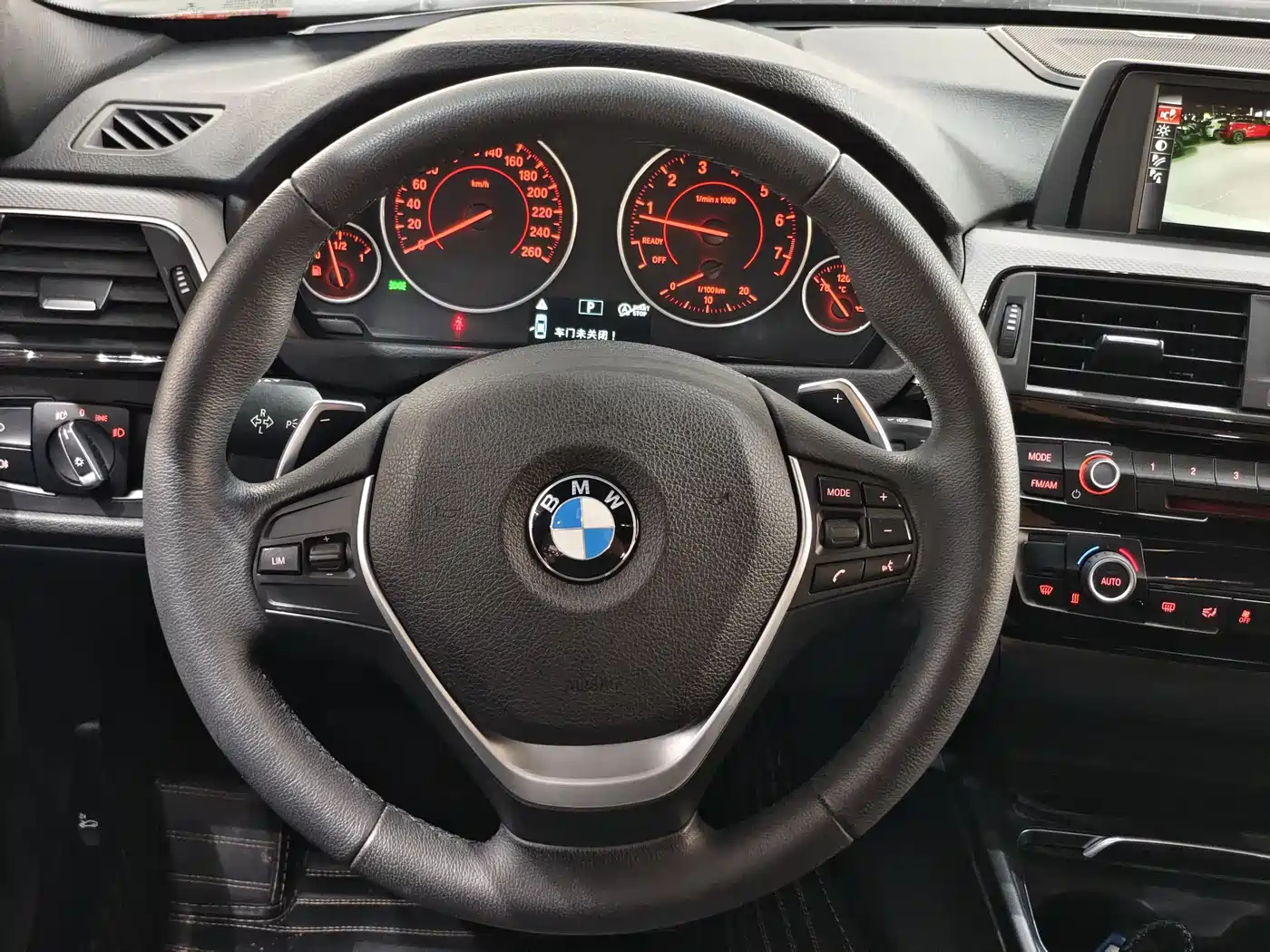 BMW 3 Series 2017 320i M Sport фото 15