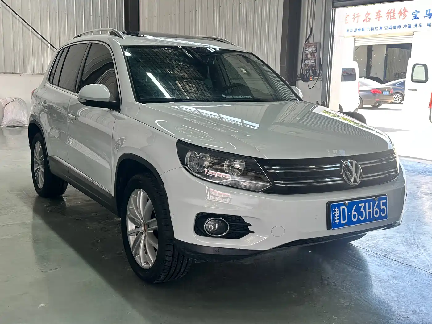 Volkswagen Tiguan 2015 2.0TSI Comfort Edition фото 3