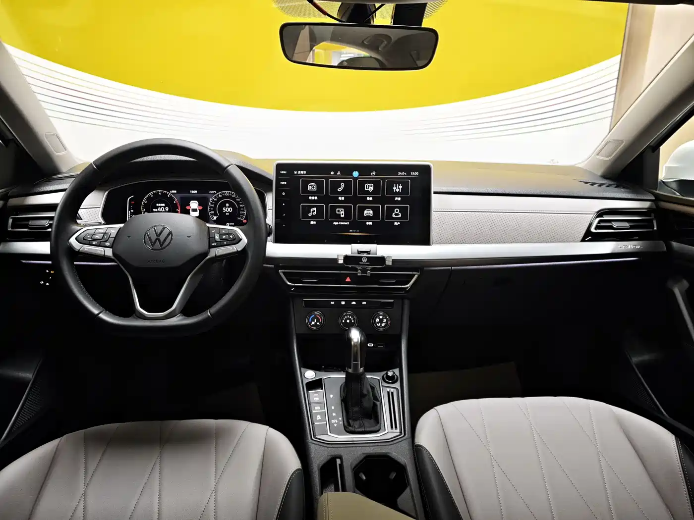 Volkswagen Lavida 2023 1.5L Auto Five Million Edition фото 7