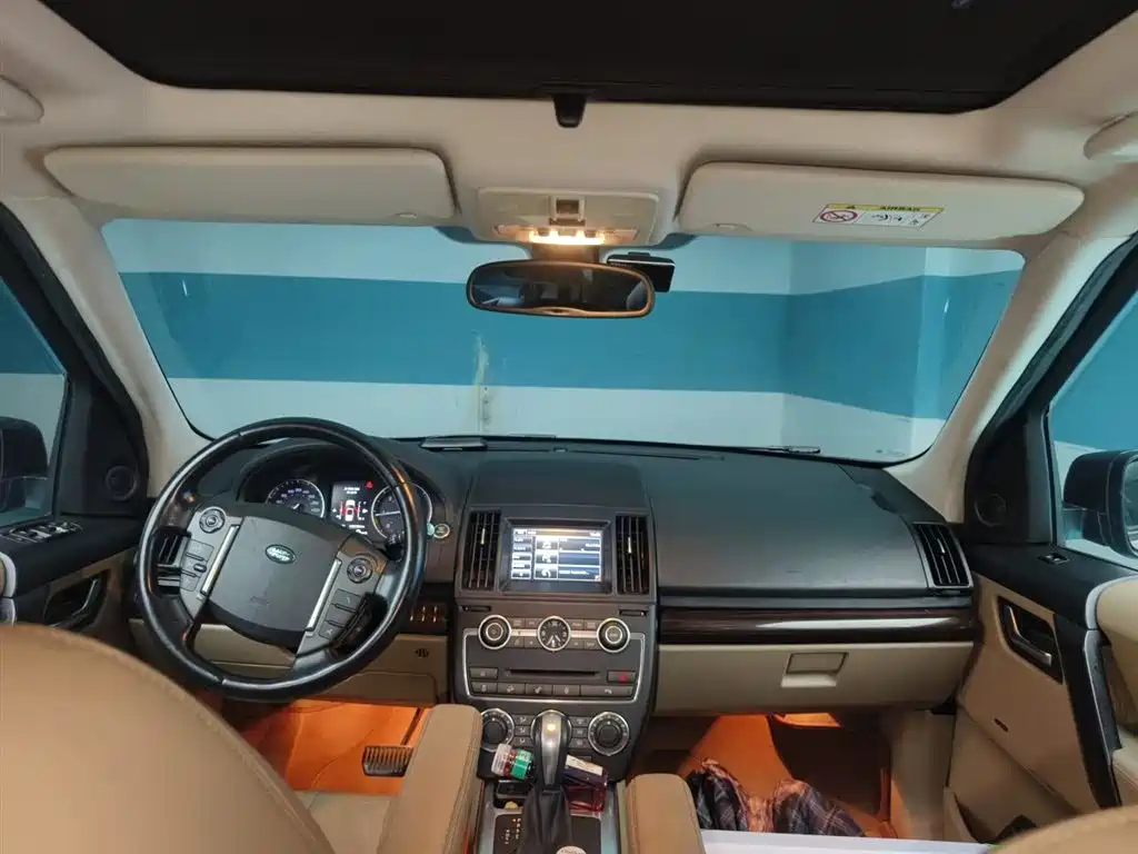 Land Rover Freelander 2 2015 2.2T SD4 XS Collector's Edition фото 9