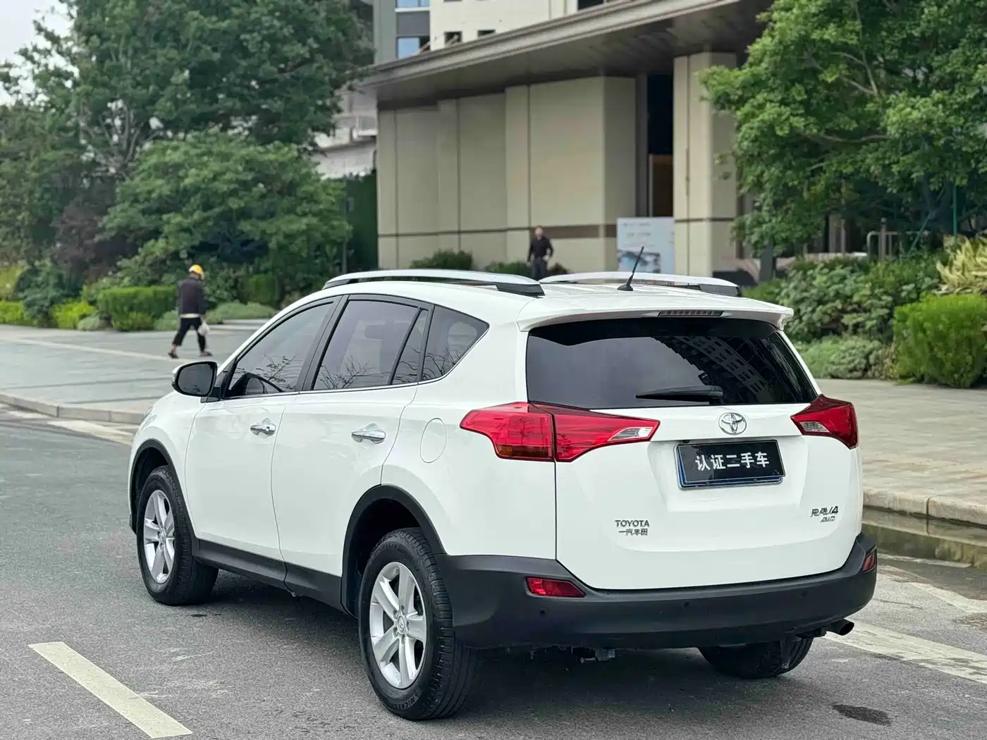 Toyota RAV4 Rongfang 2013 2.5L Auto 4WD Elite фото 9