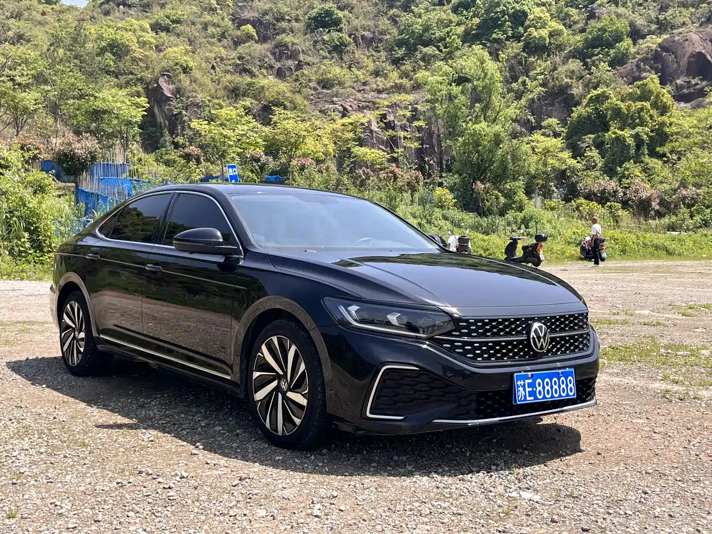 Volkswagen Passat 2022 330TSI Starlight Elite Edition фото 3