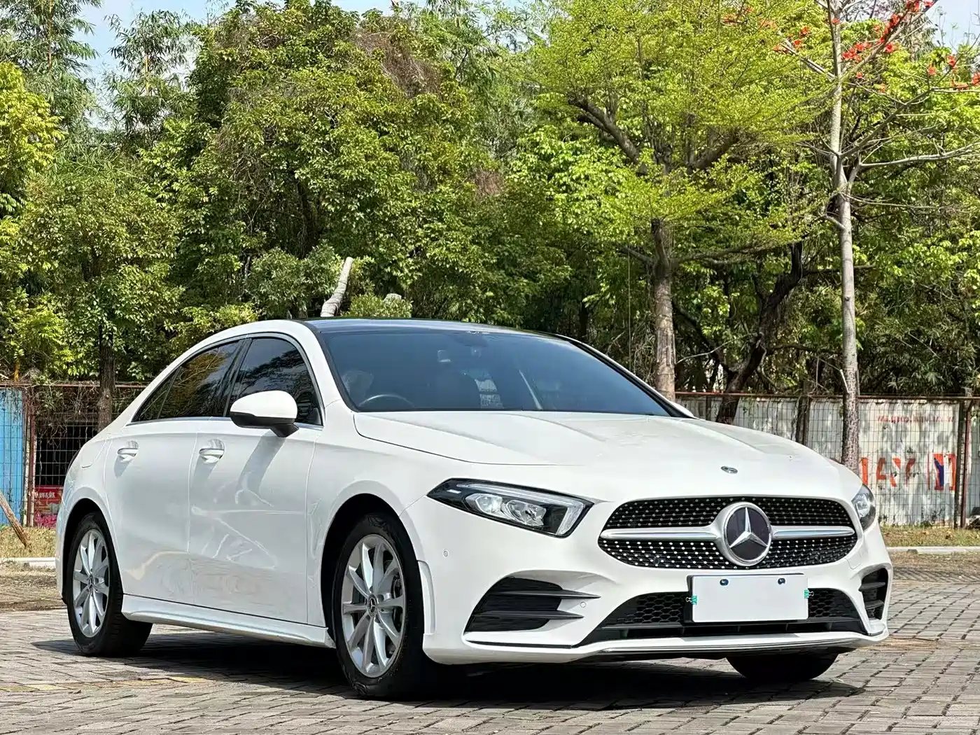 Mercedes-Benz A-Class 2020 Facelift A 200 L Sport Sedan Fashion фото 3